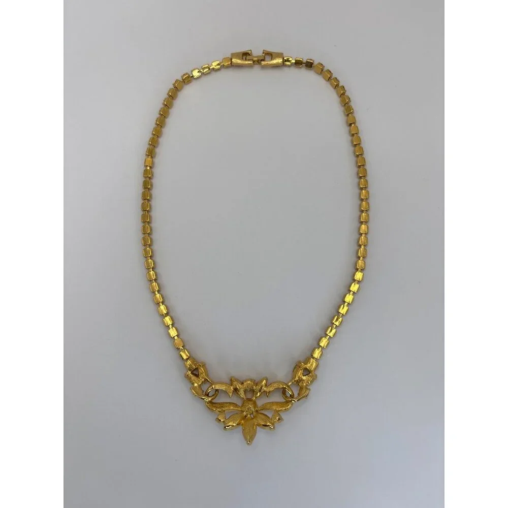 Crown Trifari Vintage Gold Tone Rhinestone 17” Necklace Signed